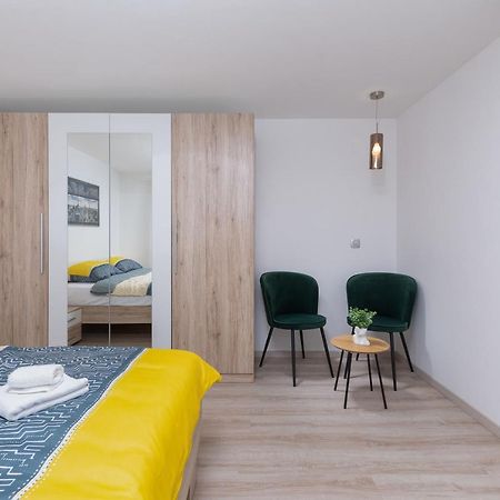 Apartment Ena Near Pula Amphitheater Экстерьер фото