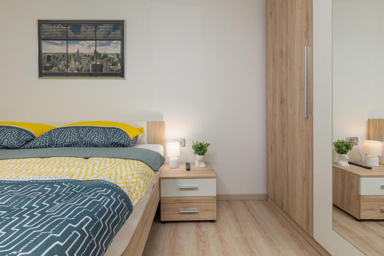 Apartment Ena Near Pula Amphitheater Экстерьер фото