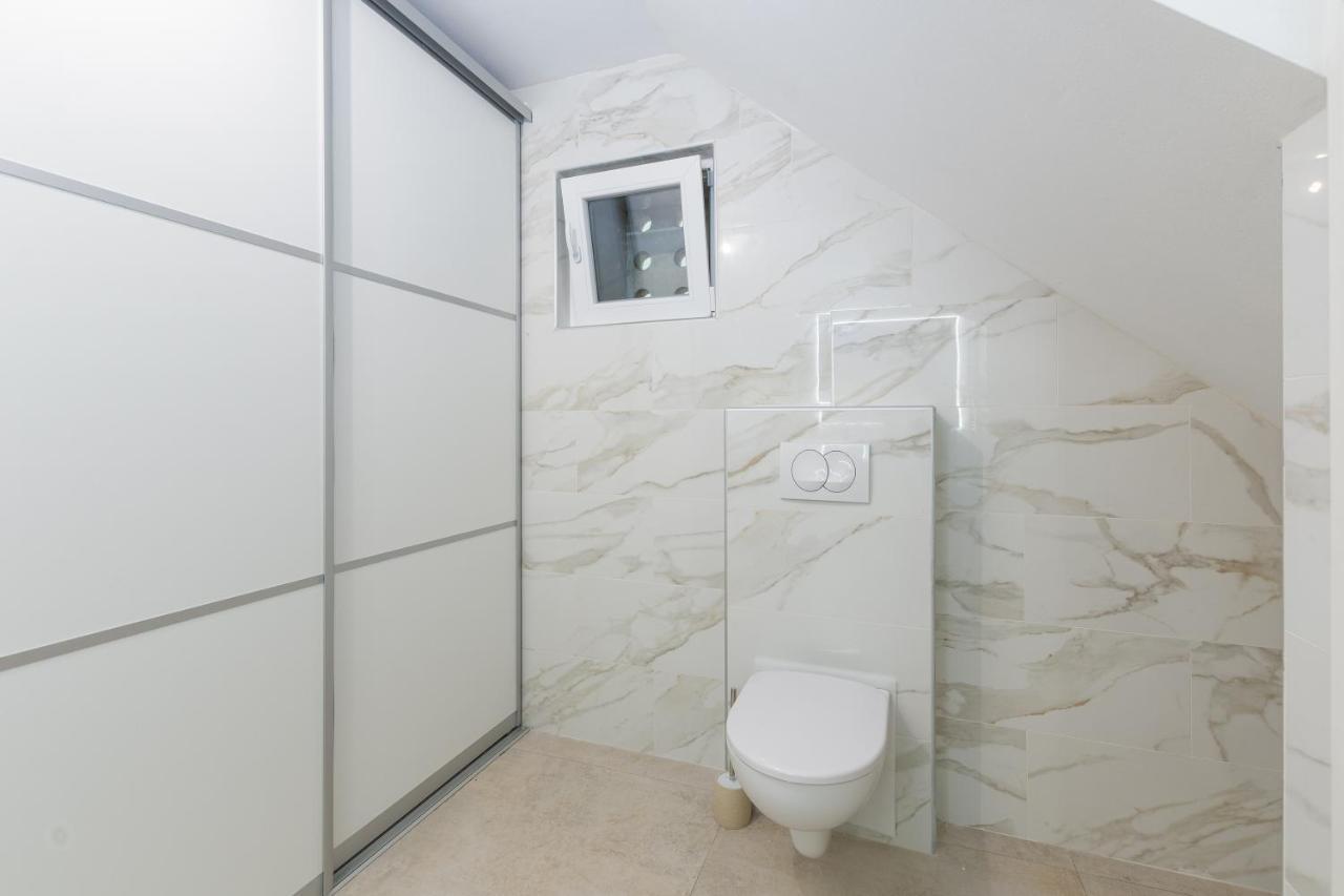 Apartment Ena Near Pula Amphitheater Экстерьер фото